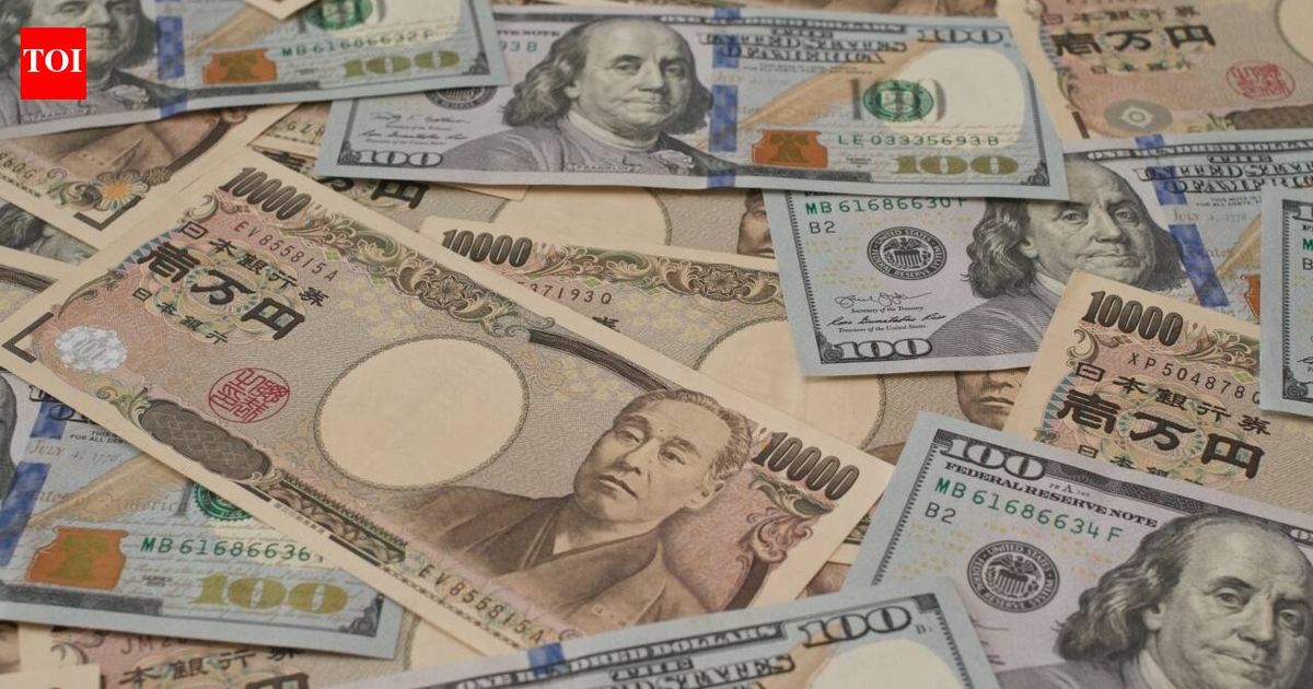 Japanese Yen hits four-decade low against US dollar - why the currency is depreciating