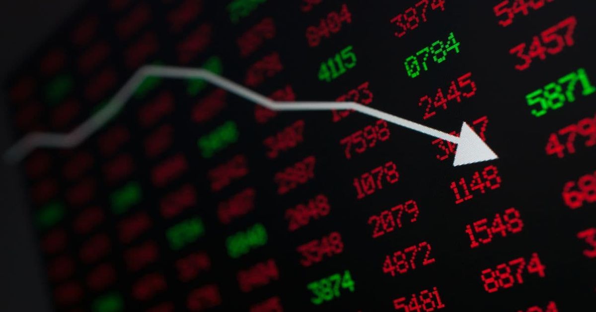 GIFT Nifty trims losses, yet ends lower as global markets tumble on tech selloff; oil falls about 10% this week