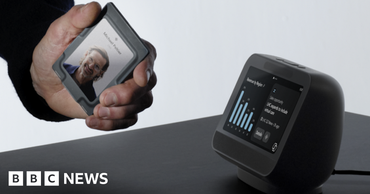 Microsoft working on wearable AI gadget aimed at office workers