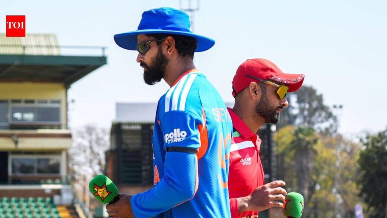 Shreyas Iyer and Sikandar Raza at the toss in New Delhi