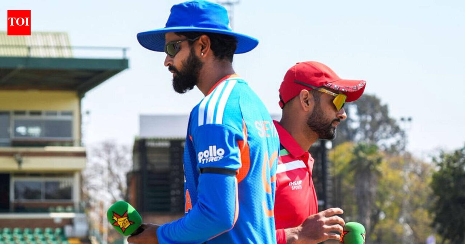 Shreyas Iyer and Sikandar Raza at the toss in New Delhi