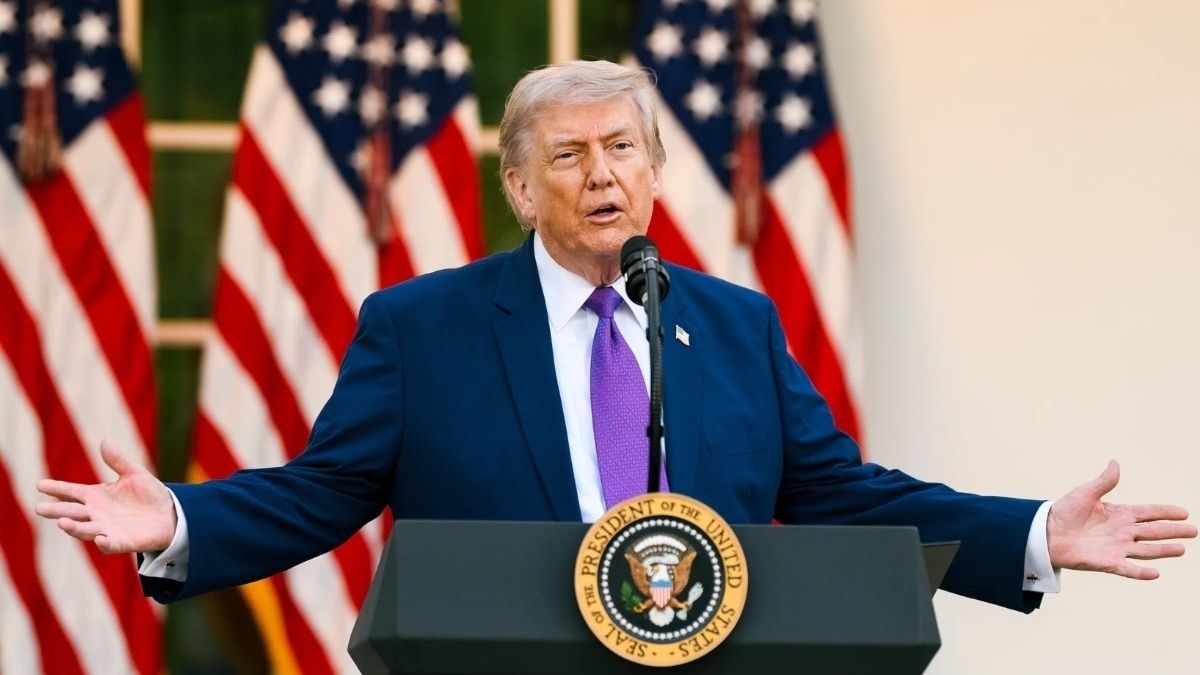 Trump says Iran agreed to never have nukes, calls $300 billion payment 'fake news'