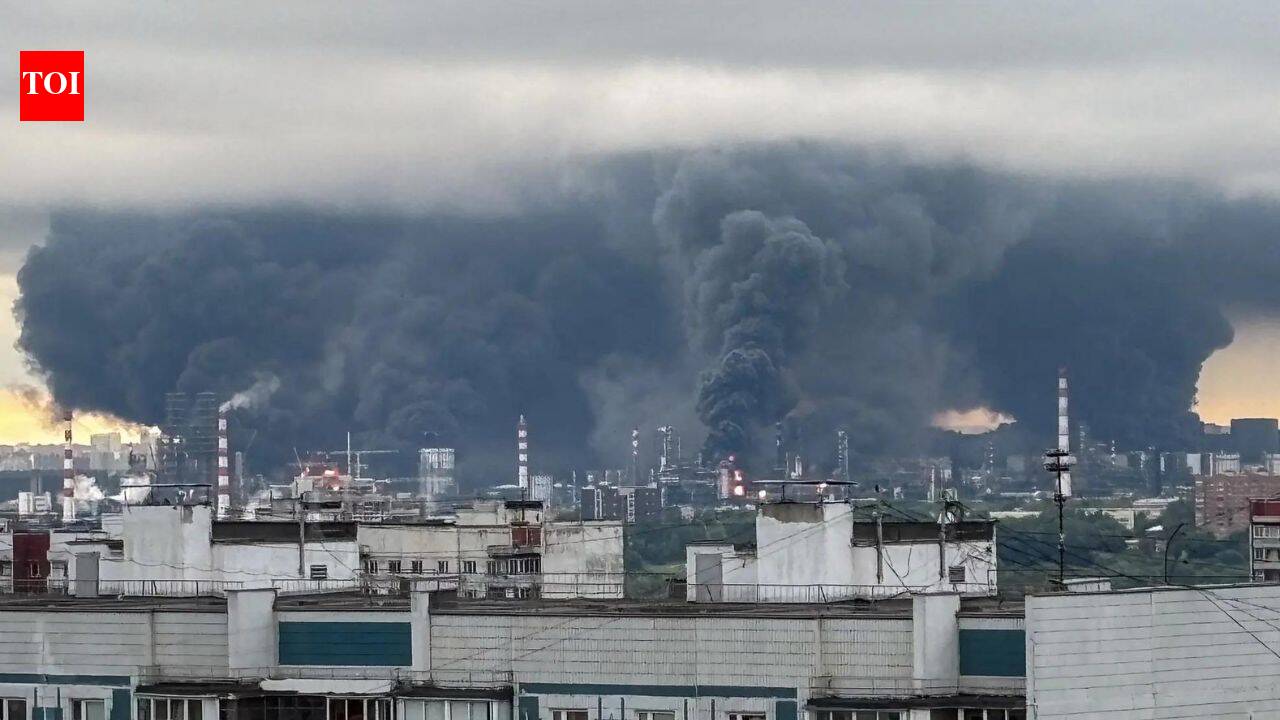 Ukrainian strikes on Russian refineries cause fuel shortages, long queues