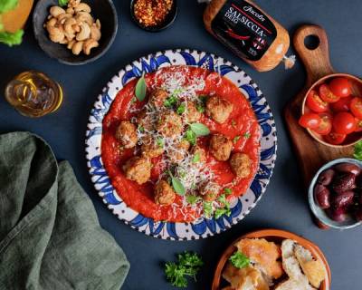 Salsicciaboller i tomatsaus