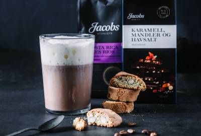 kaffe med cantuccini og sjokolade