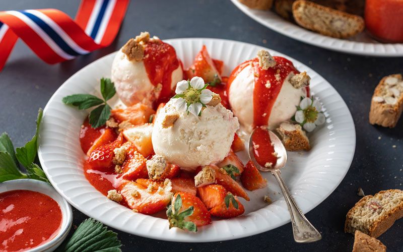 Dessertskål med iskrem fra Jacobs Utvalgte