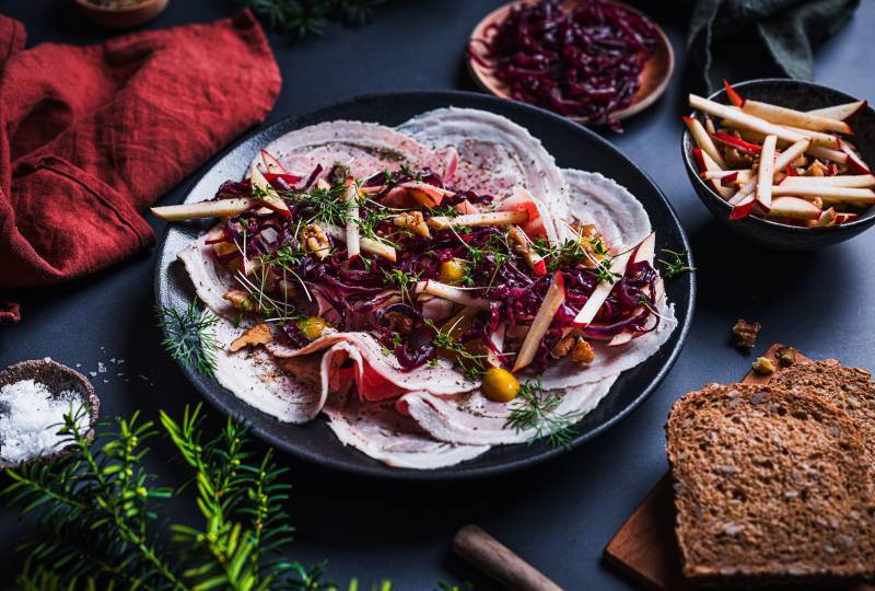 Porchetta med eple og kål topping