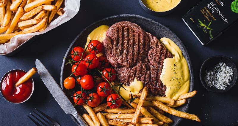 Biff, pommes frites og bearnaisesaus fra Jacobs Utvalgte