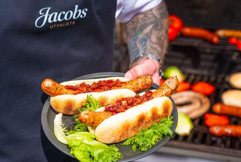 Pølser i brød med bacon fra Jacobs Utvalgte