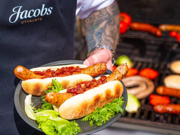 Pølser i brød med bacon fra Jacobs Utvalgte