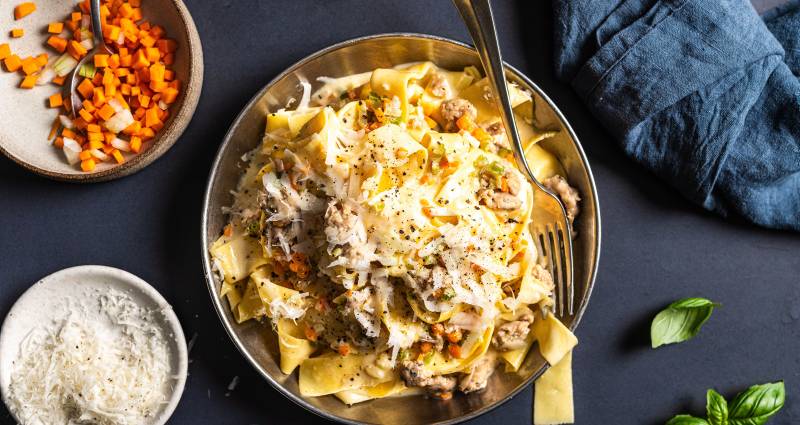 Hvit ragu med fersk pasta