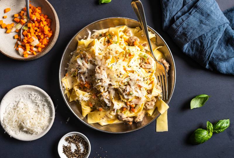 Hvit ragu med fersk pasta