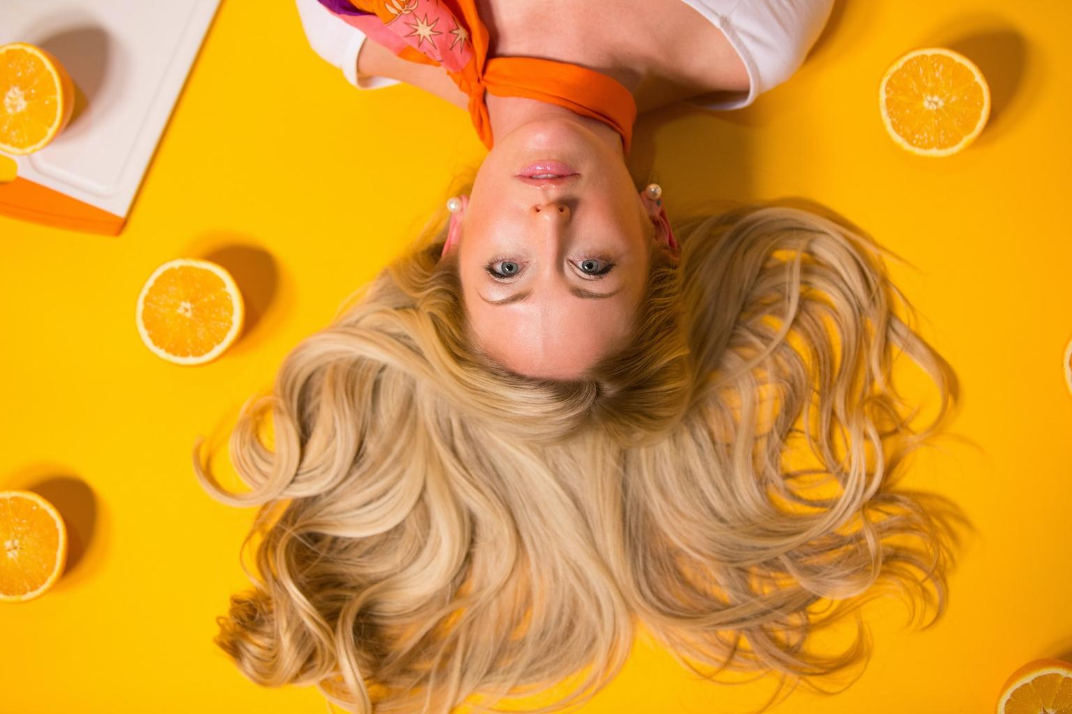vitamina c per capelli sani