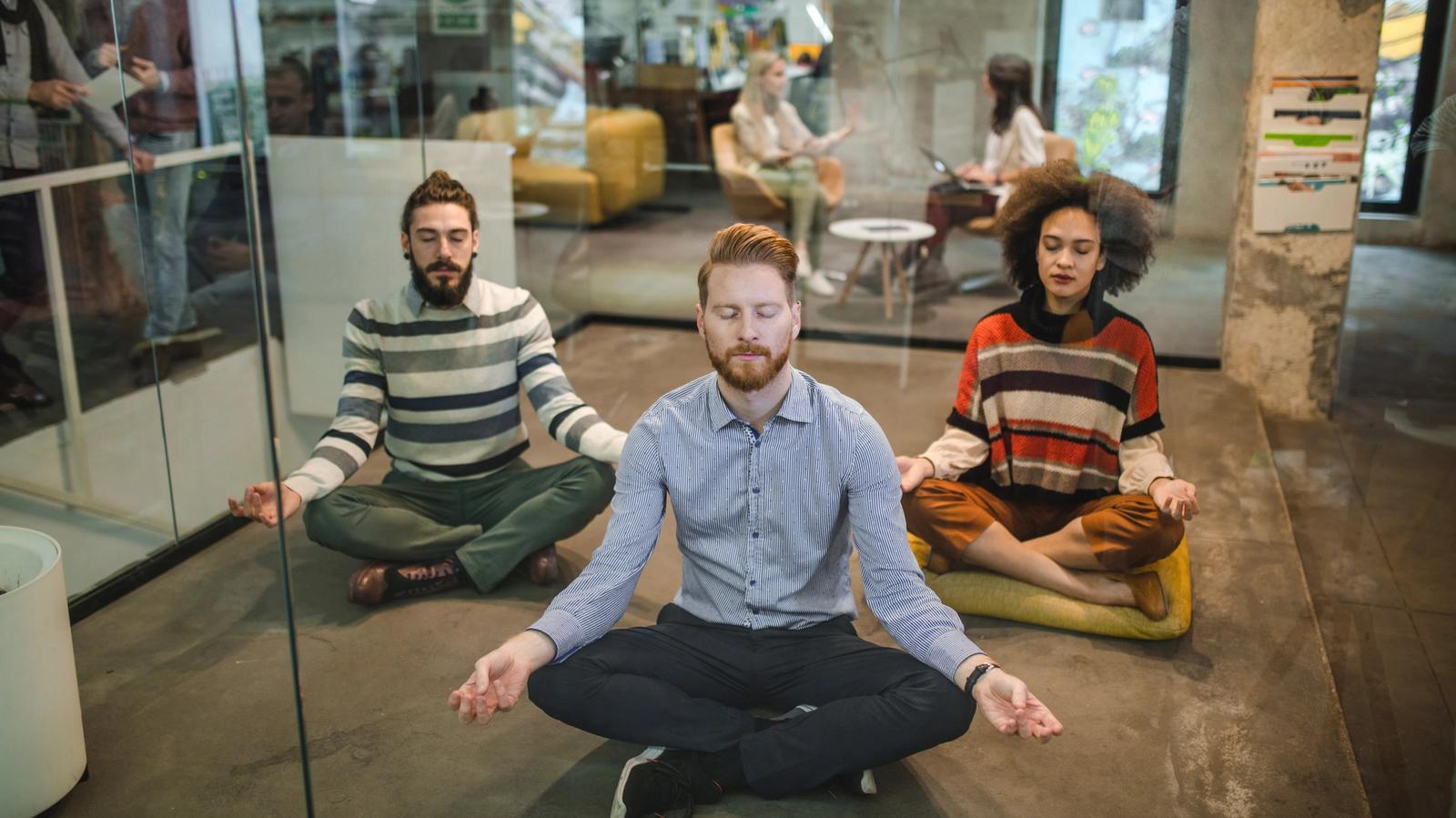 Büroyoga - kurze Übungen für zwischendurch