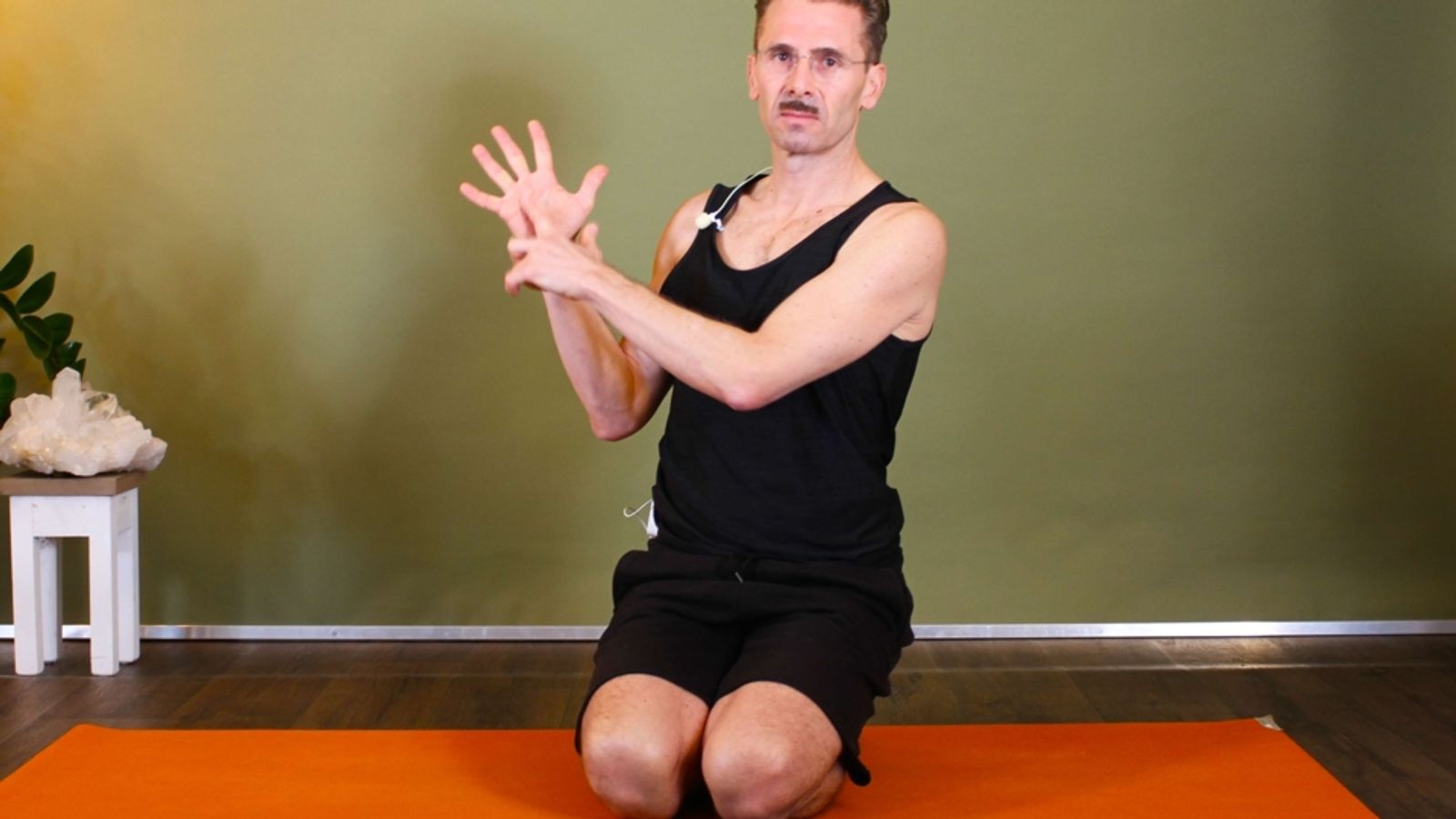 Focus balance for supporting postures