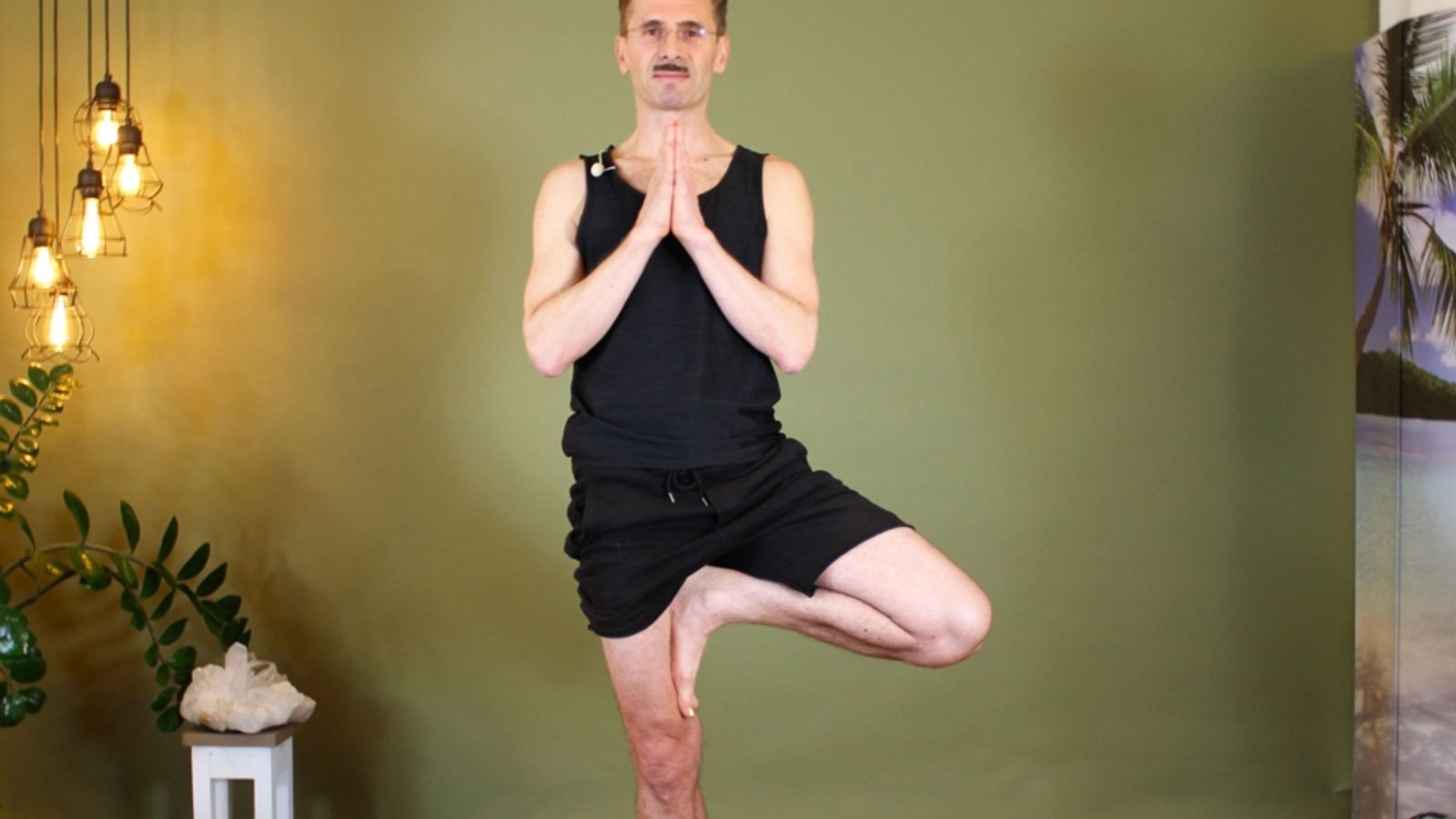 Focus balance for standing postures