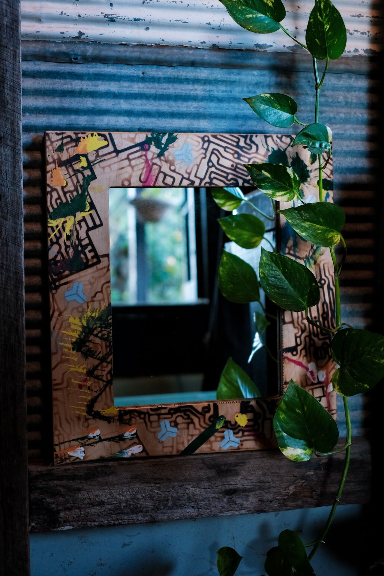 Everything is one, a handmade mirror: EIO full