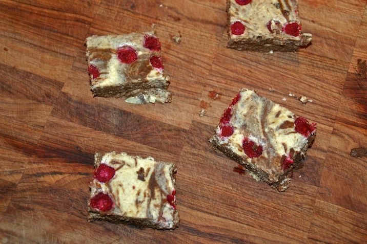 Cheesecakebrownie med hindbær