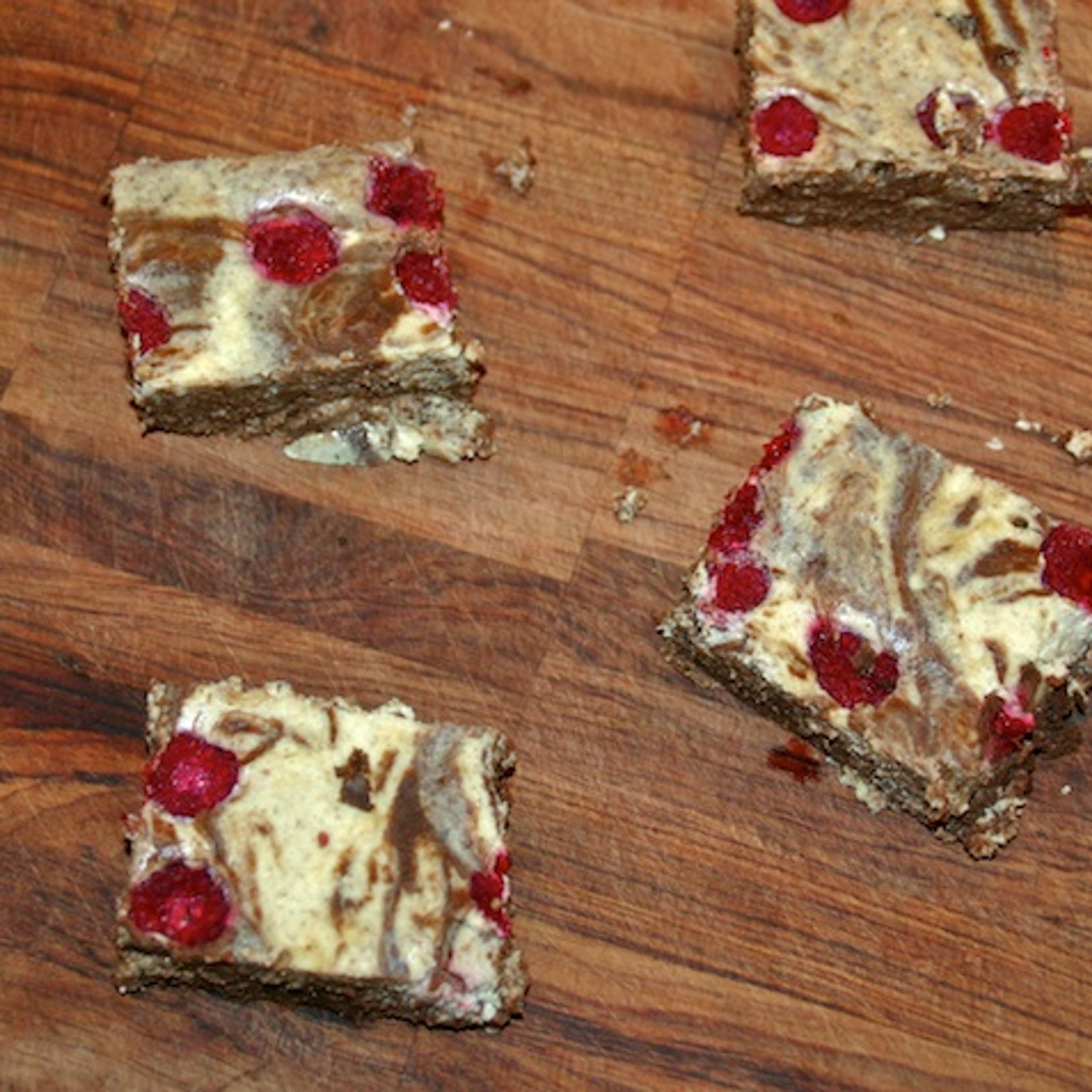 Cheesecakebrownie med hindbær