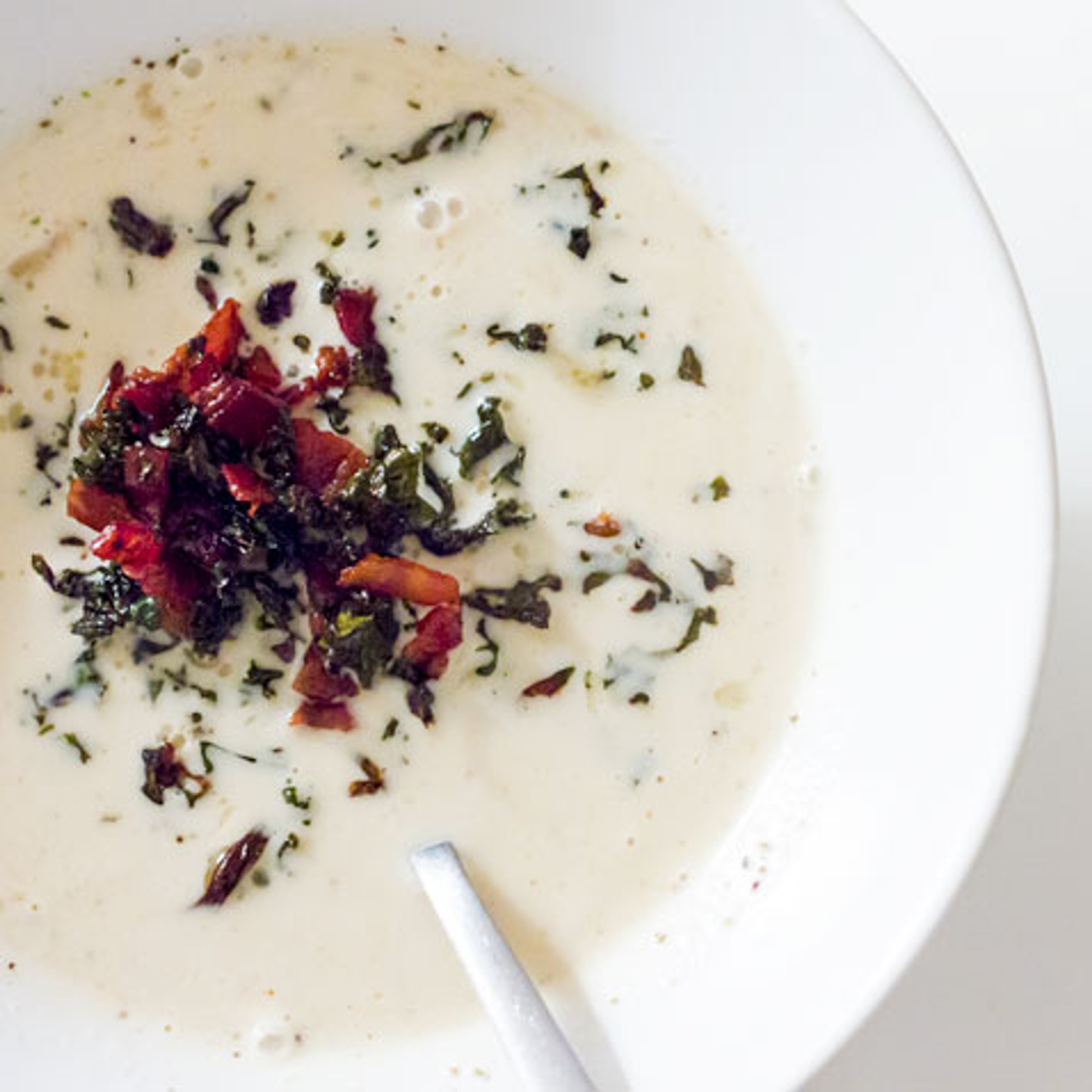 Hvidløgssuppe med 44 fed og farvel til forkølelse