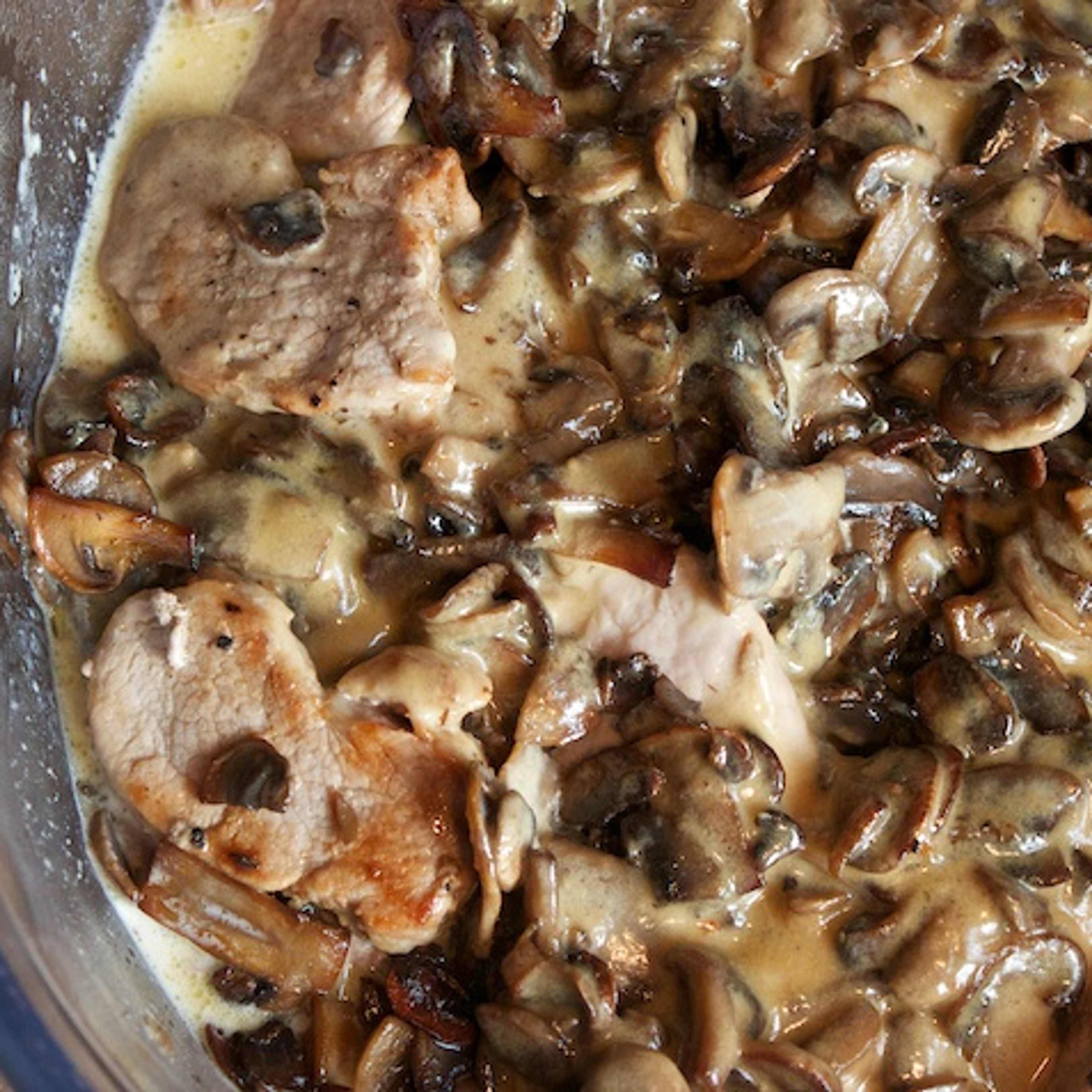 Mørbradbøffer og champignon a la creme