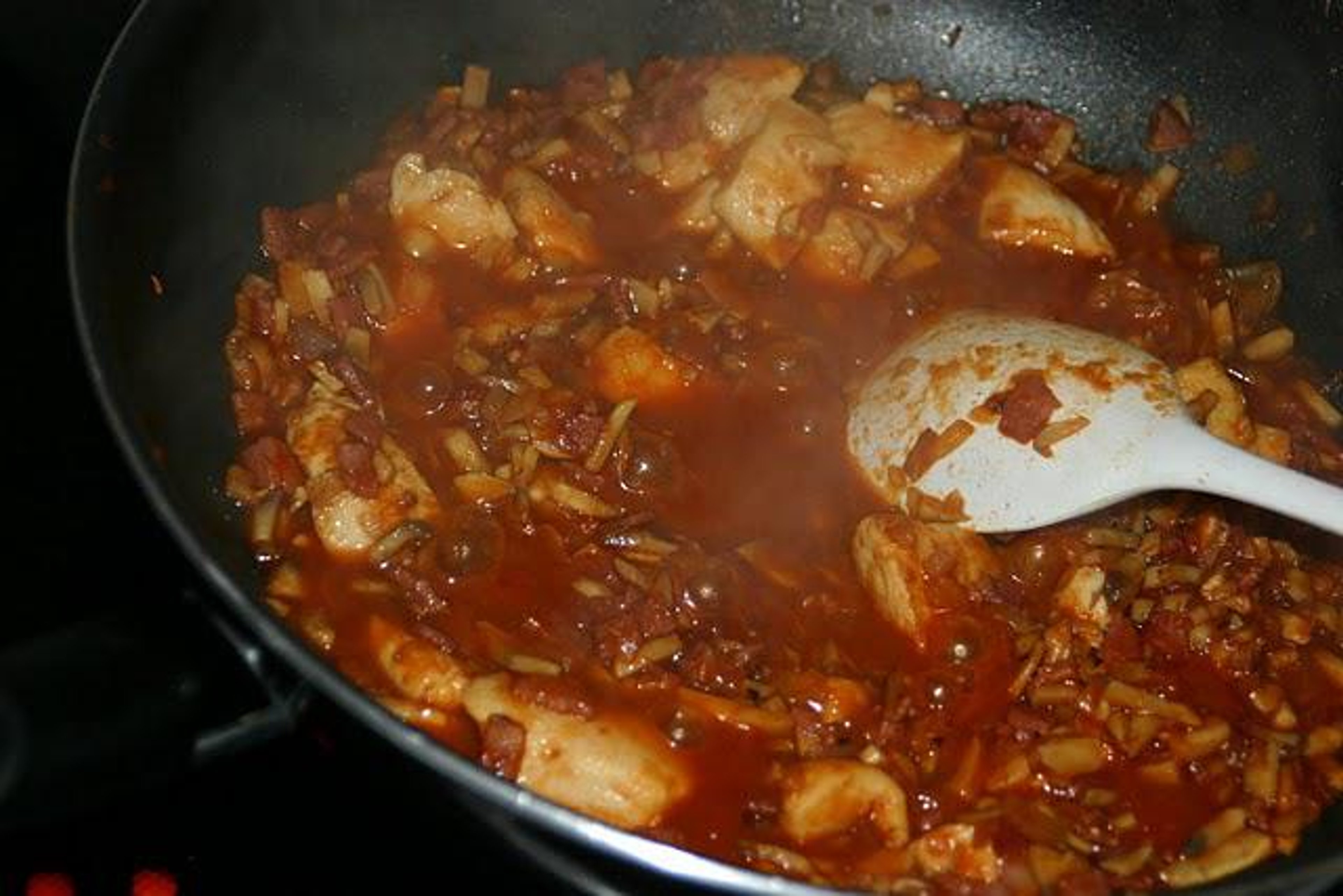 Paprikakyllingegryde med mos af kartofler og blomkål