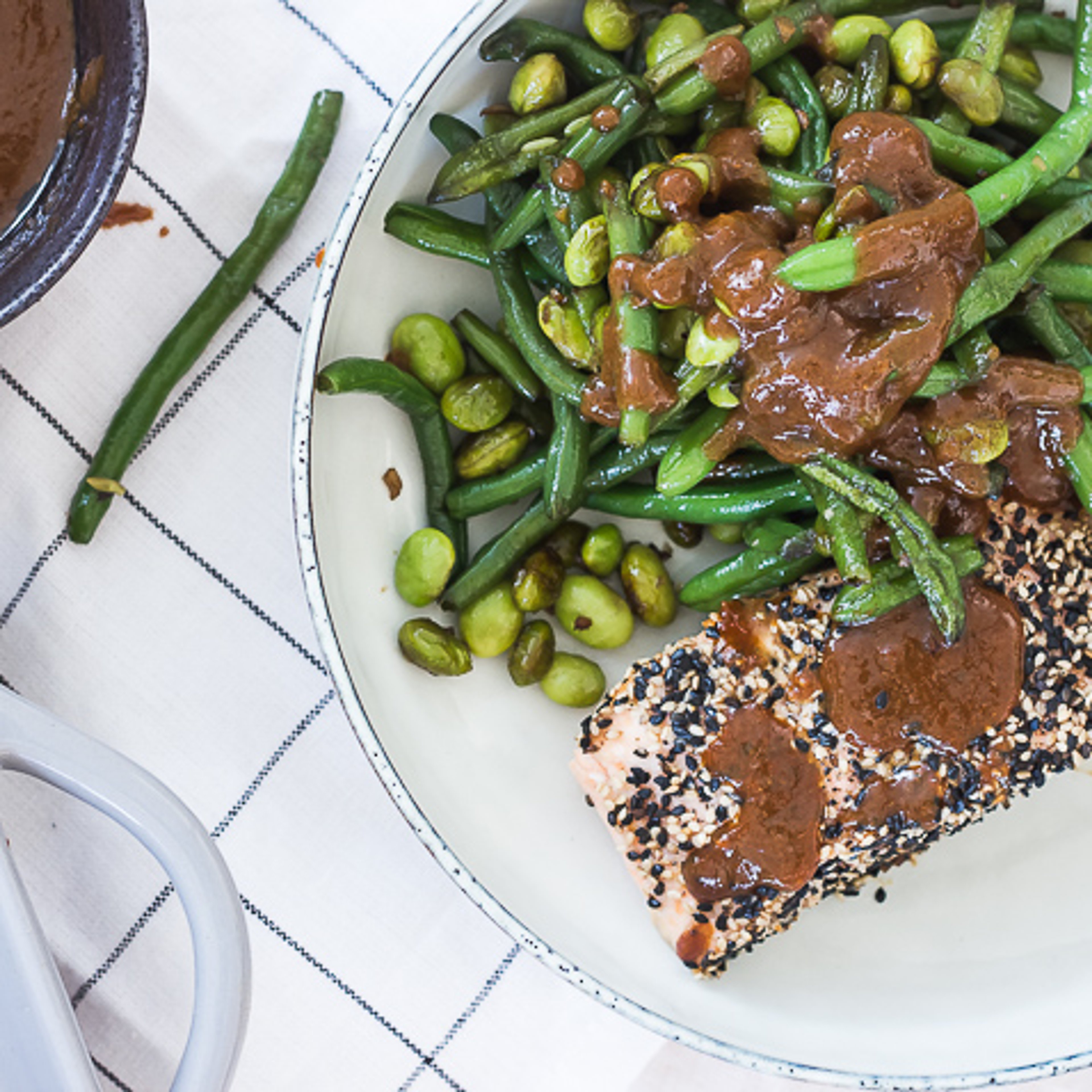 To slags grønne bønner, sesamlaks og misodressing - og umanerligt meget umami!