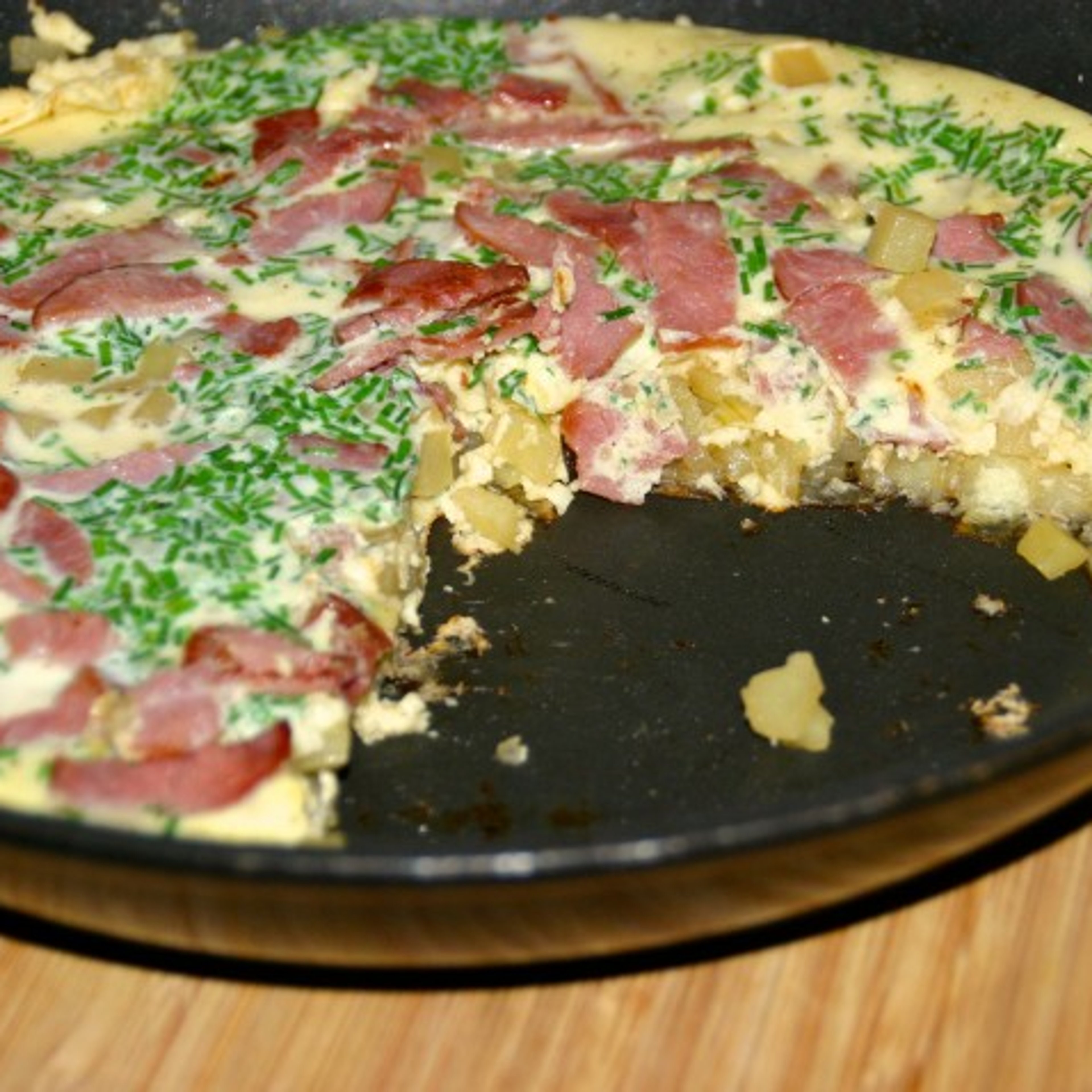 Kartoffel-æggekage med kalkunbacon