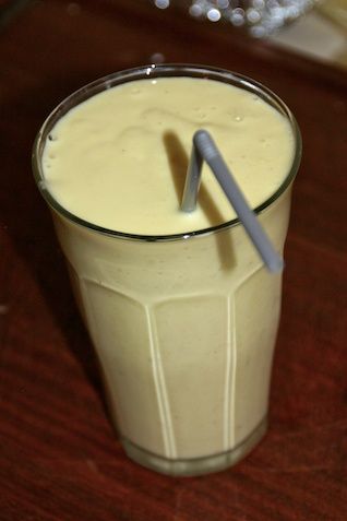 Smoothie med mango, banan og vanilje