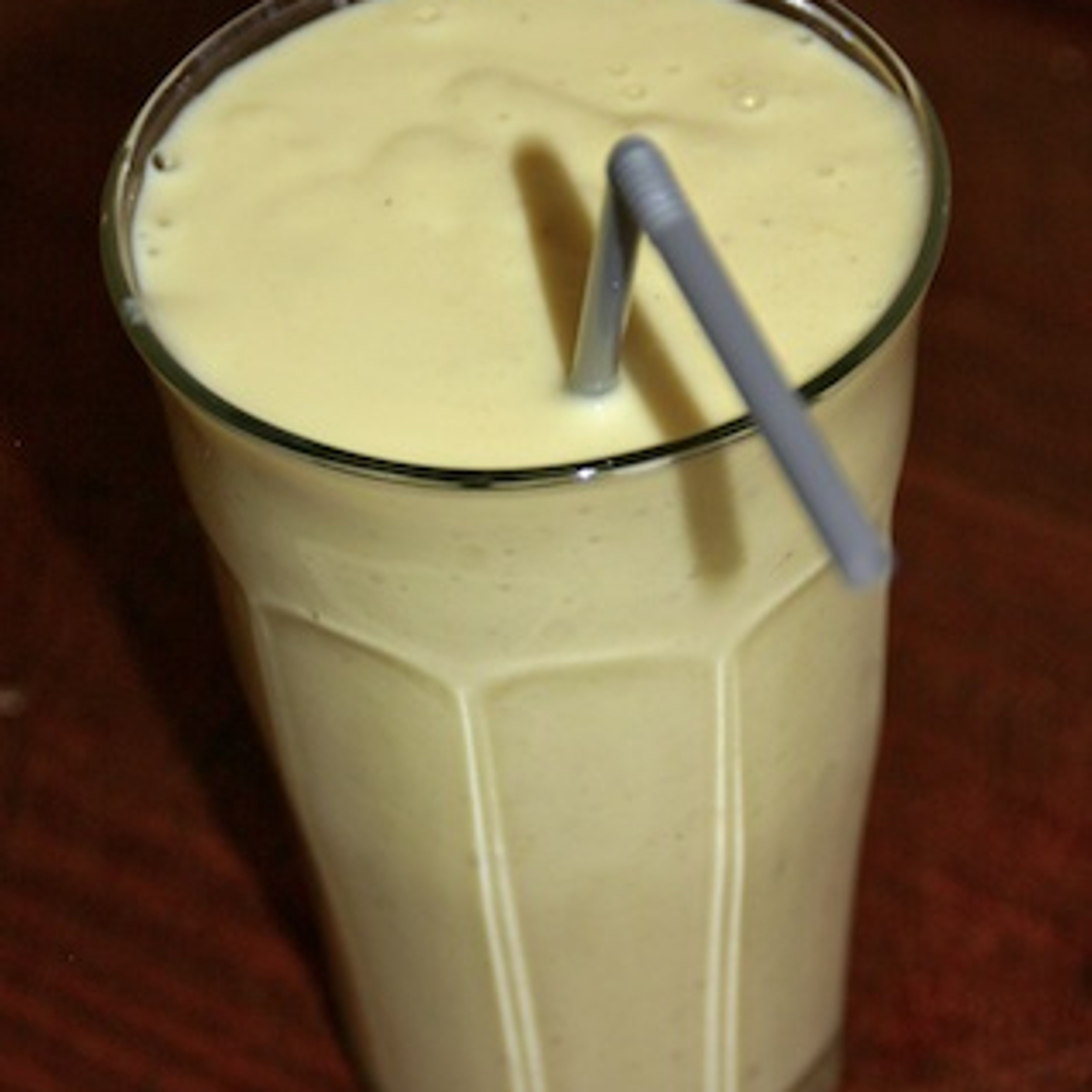 Smoothie med mango, banan og vanilje