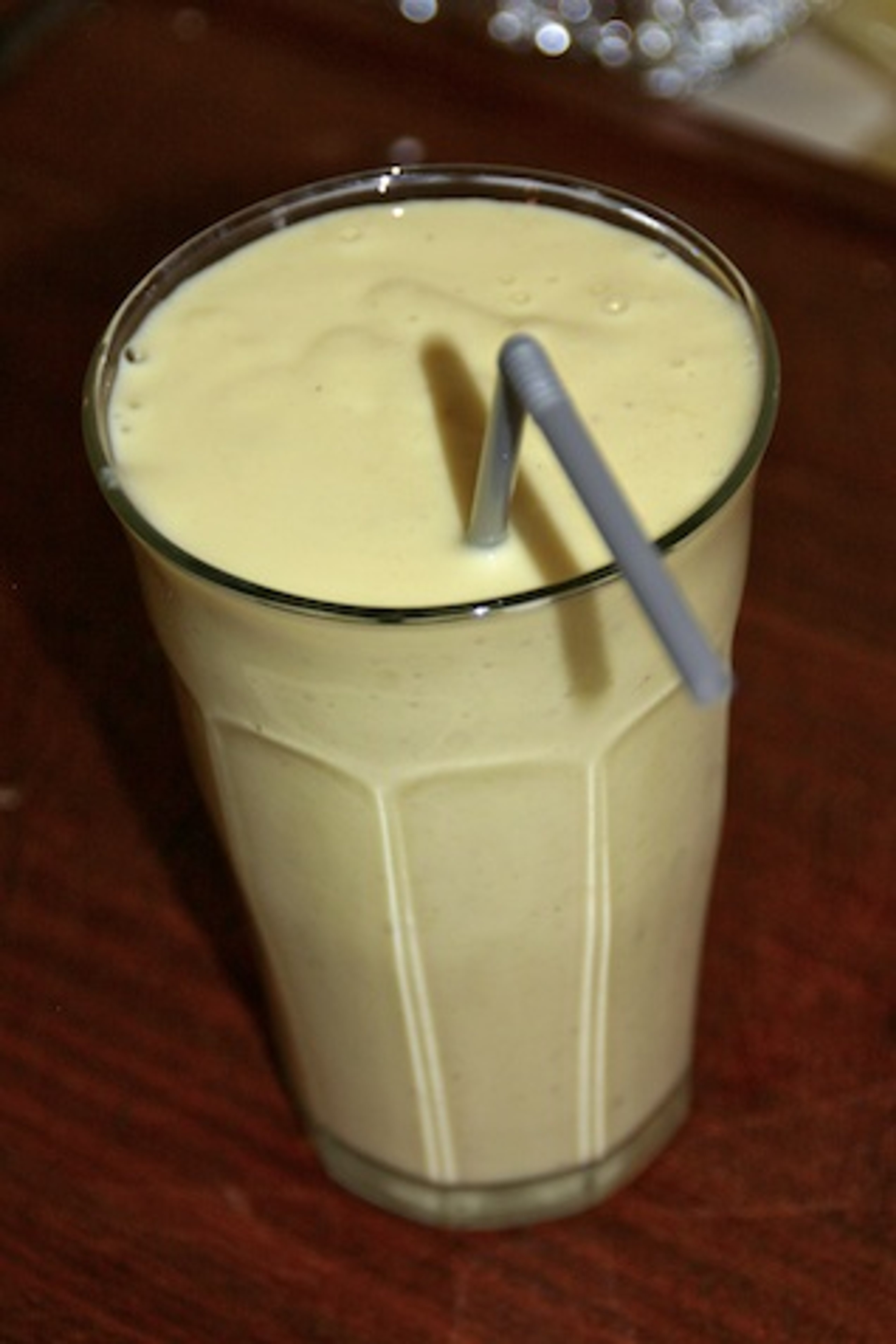 Smoothie med mango, banan og vanilje