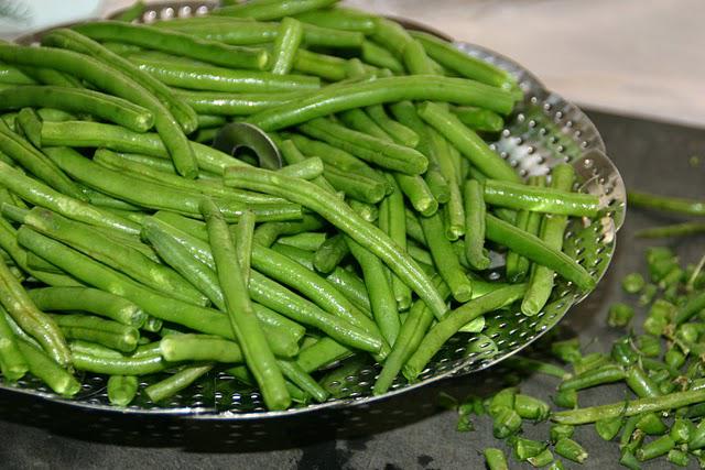 Rejer og grønne bønner med stærk hvidløgssauce