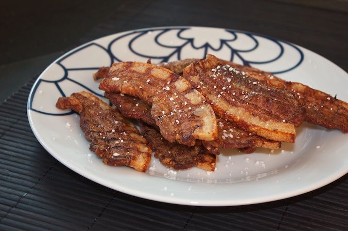 Stegt flæsk med blomkål i persillesovs