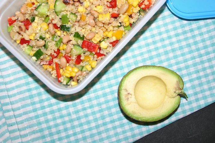 Quinoasalat med ovngrillede friske majs, salatbønner og avocado