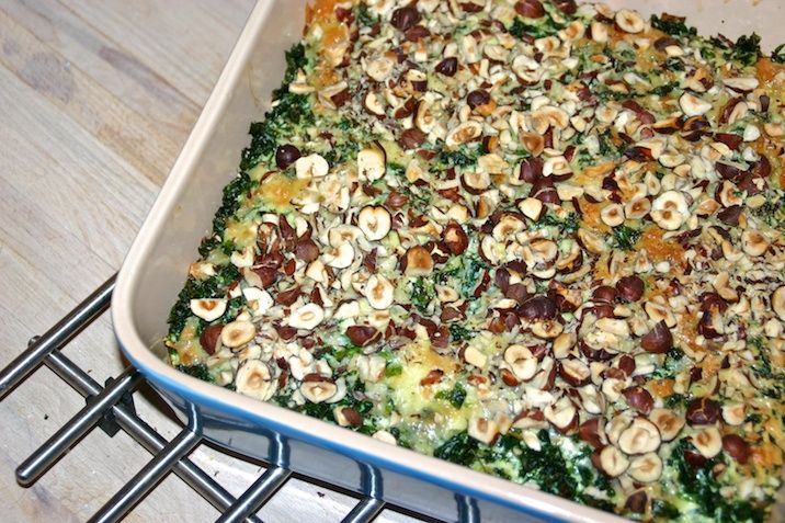 Grønkålstærte med hasselnødder