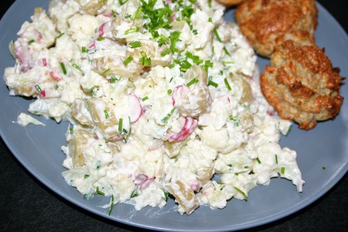Kartoffelsalat med blomkål og radiser