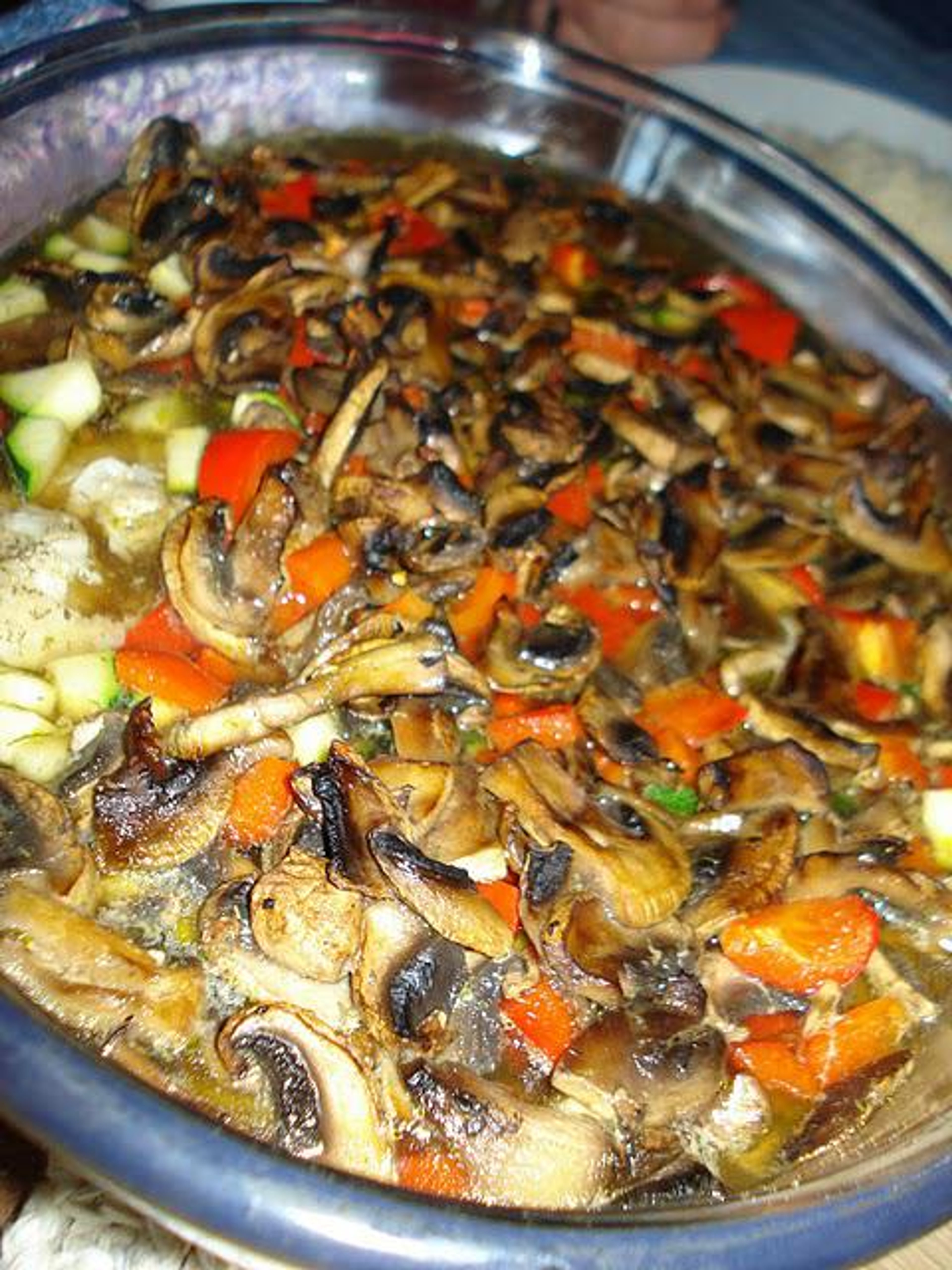 Pangasius og grønsager i bouillon med ris