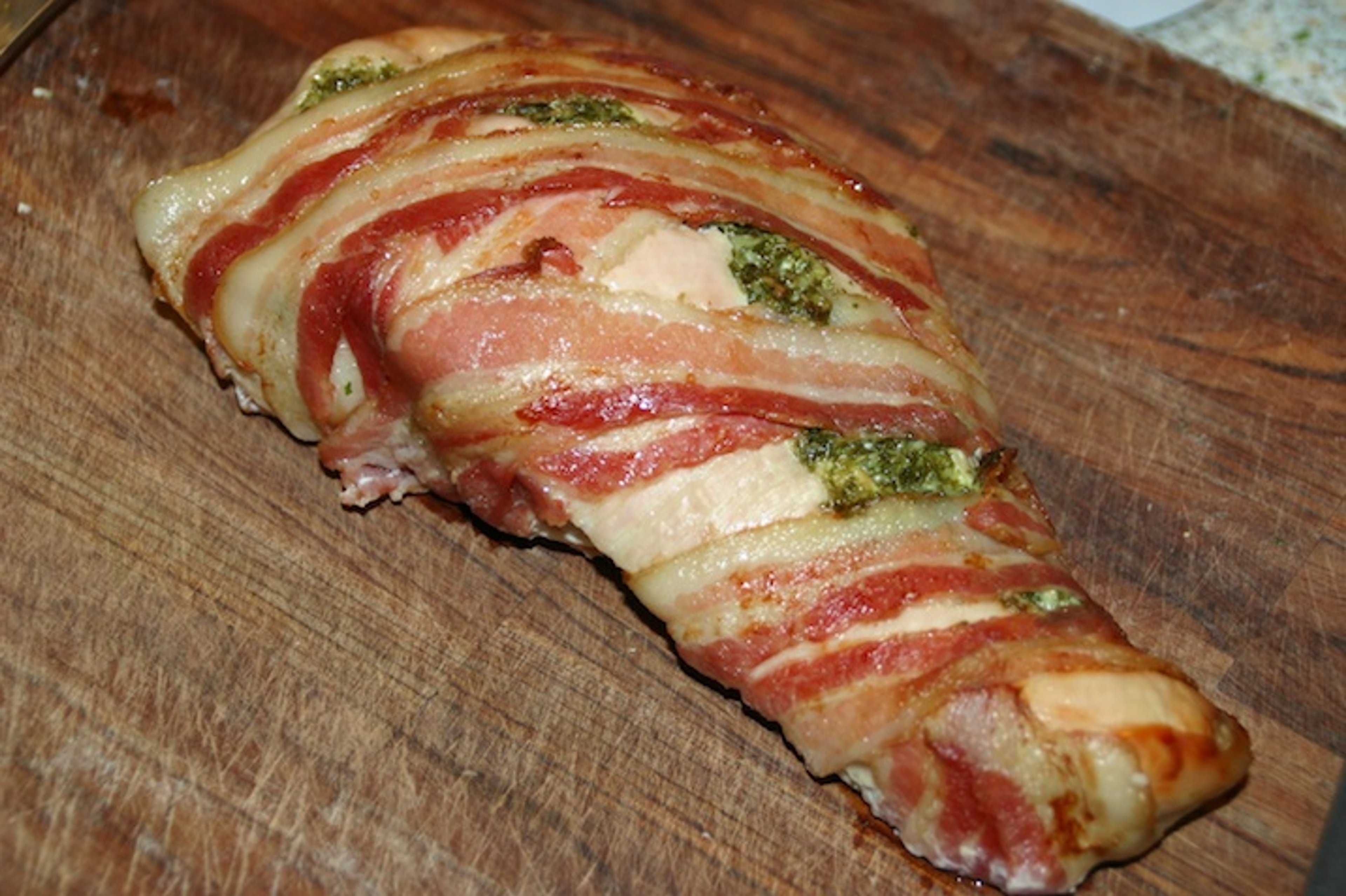 Kalkunbryst med pesto og bacon