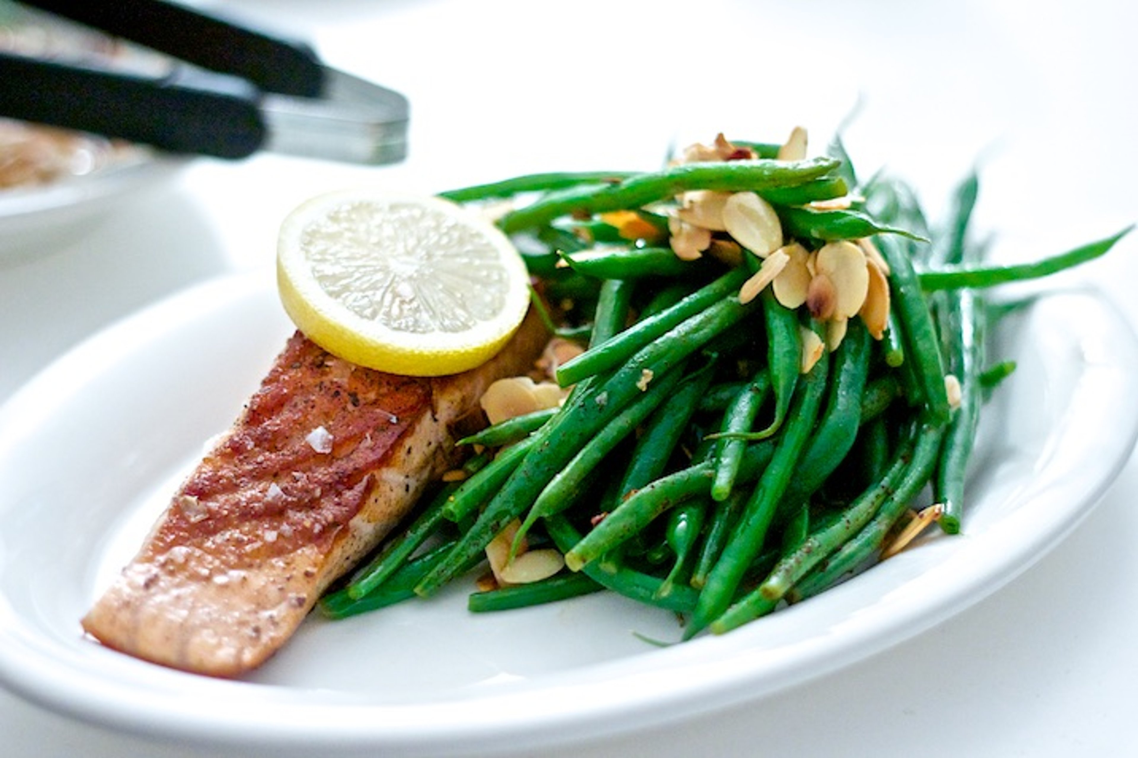 groenneboenner-brunetcitronsmoer-mandler-laks-4