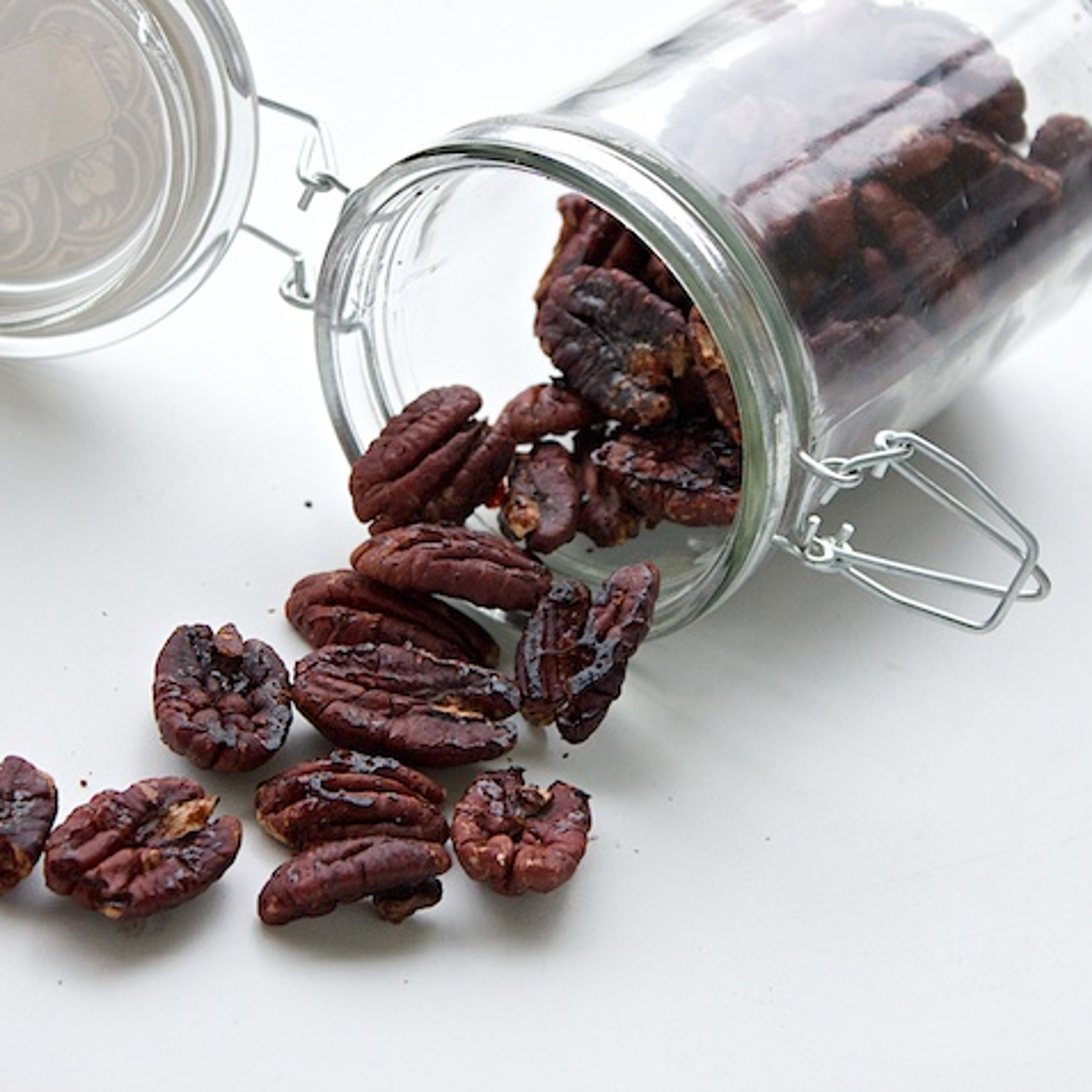 Kandiserede og saltede pekannødder