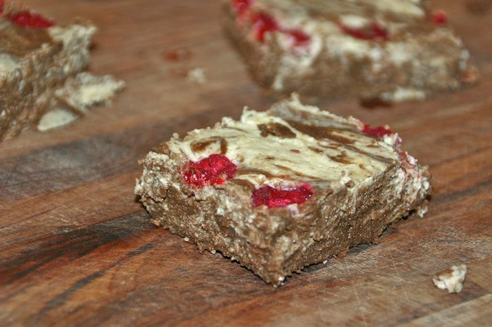 Cheesecakebrownie med hindbær