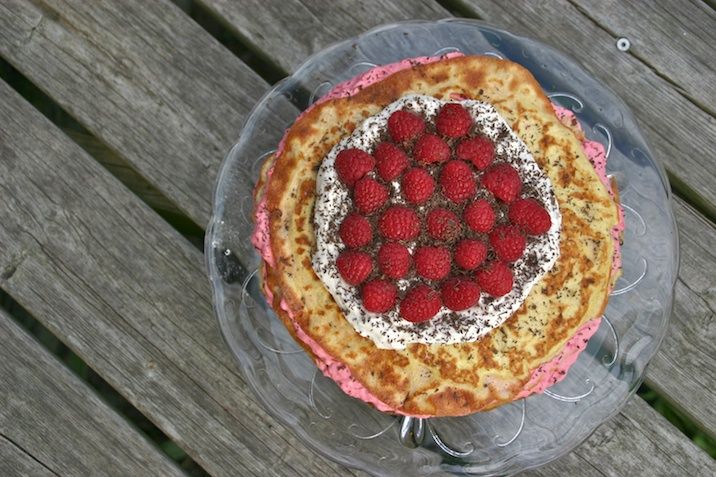 Pandekagekage med hindbærskum