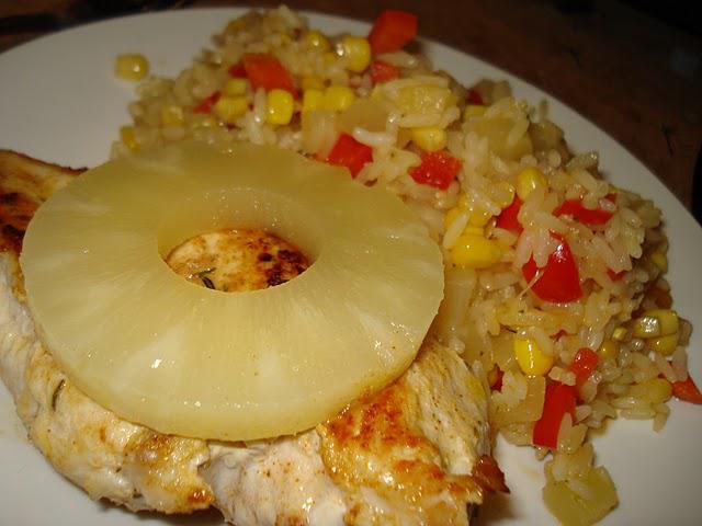 Cajunkylling og grøntsagsris med ananas
