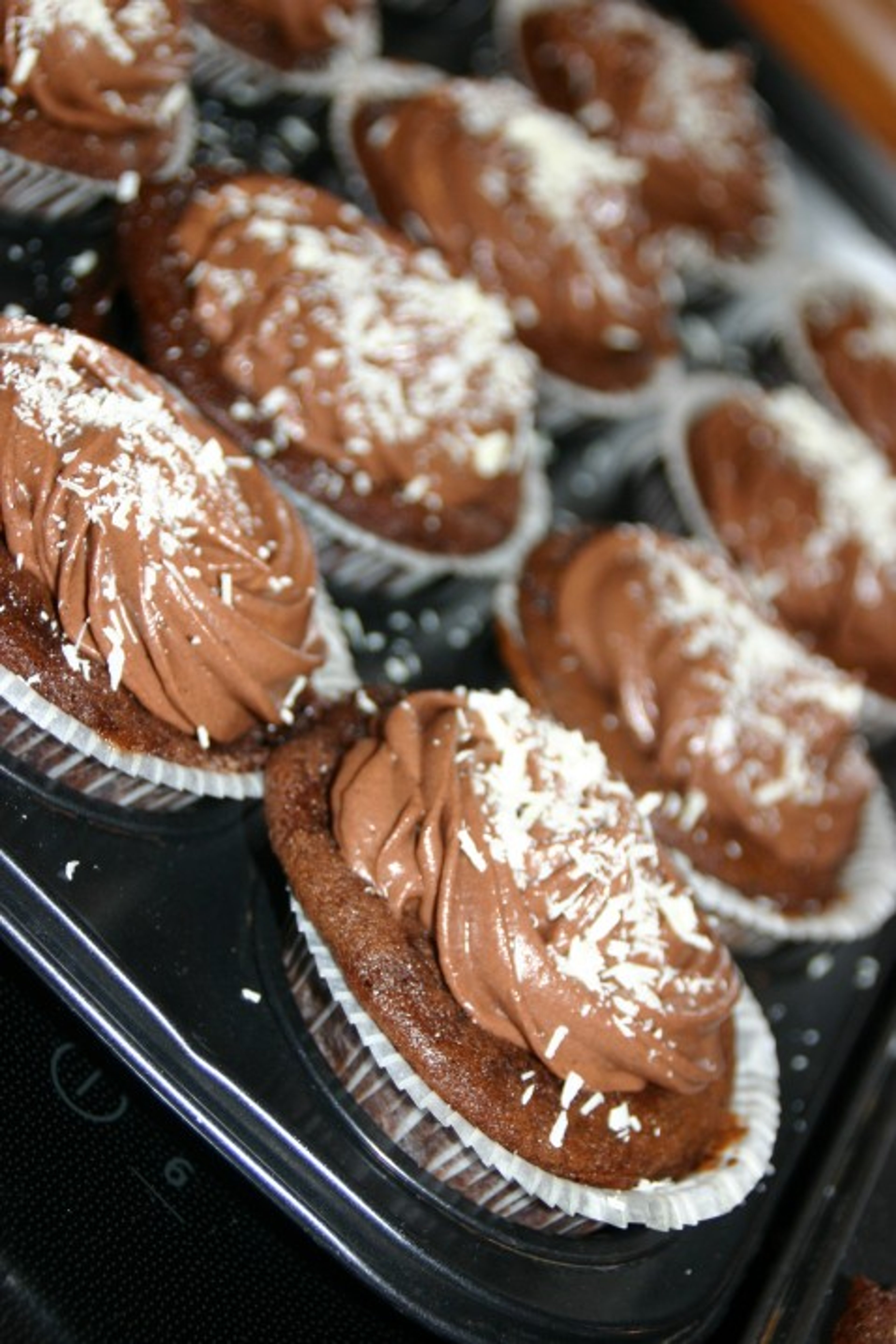 Chokoladecupcakes med kakao- og creamcheese-frosting