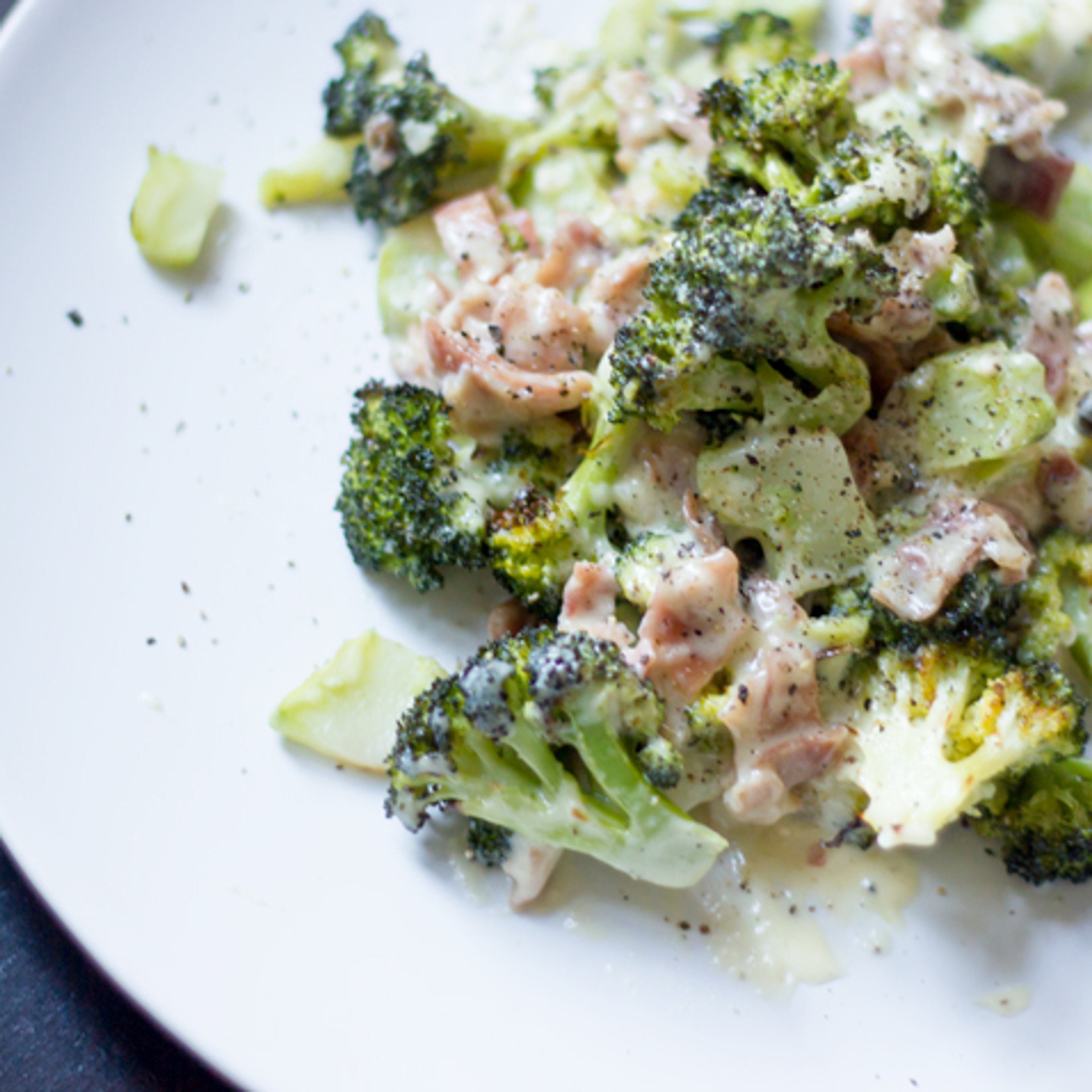 Broccoli Alfredo med serranoskinke