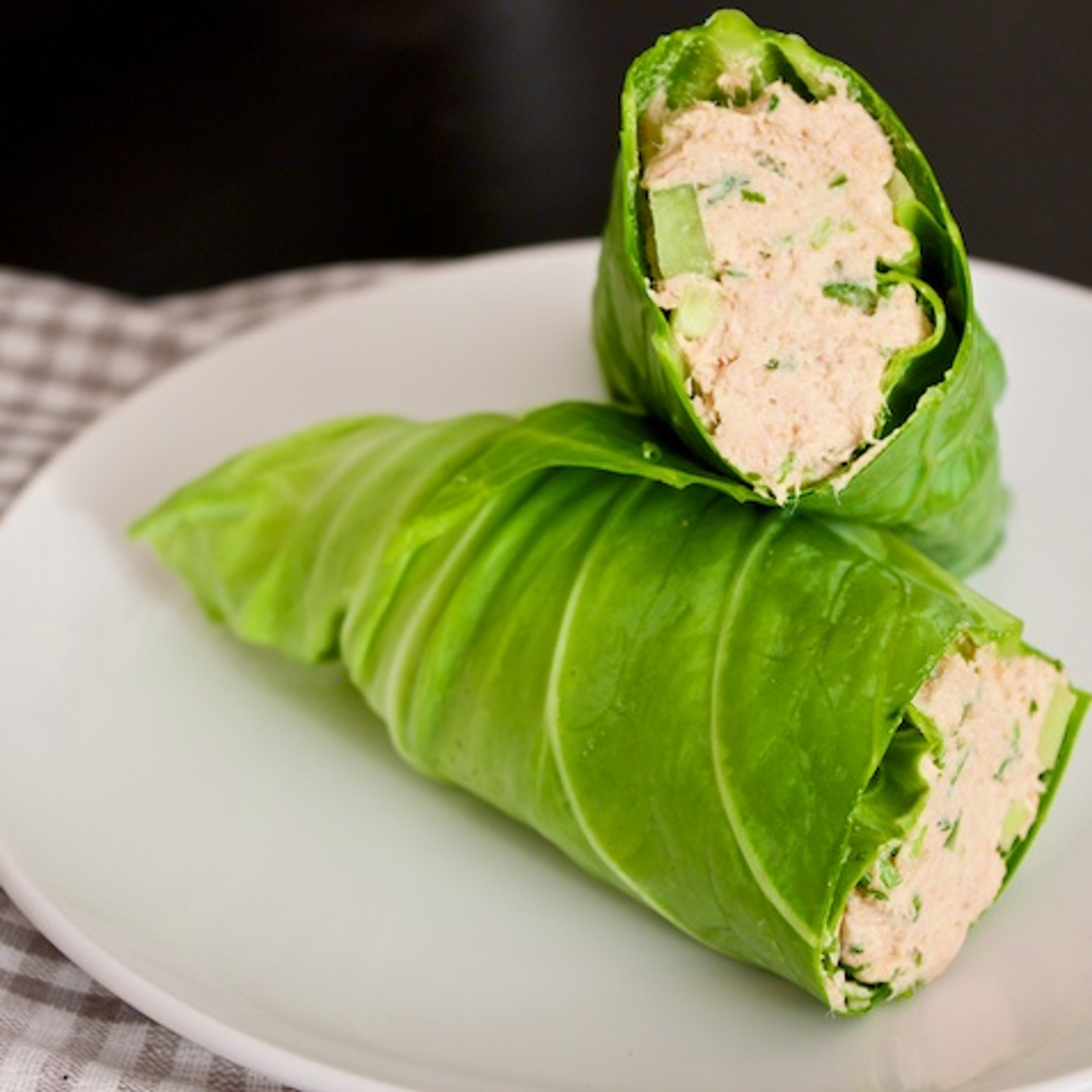 Tunmousse med torskerogn - i spidskålswrap