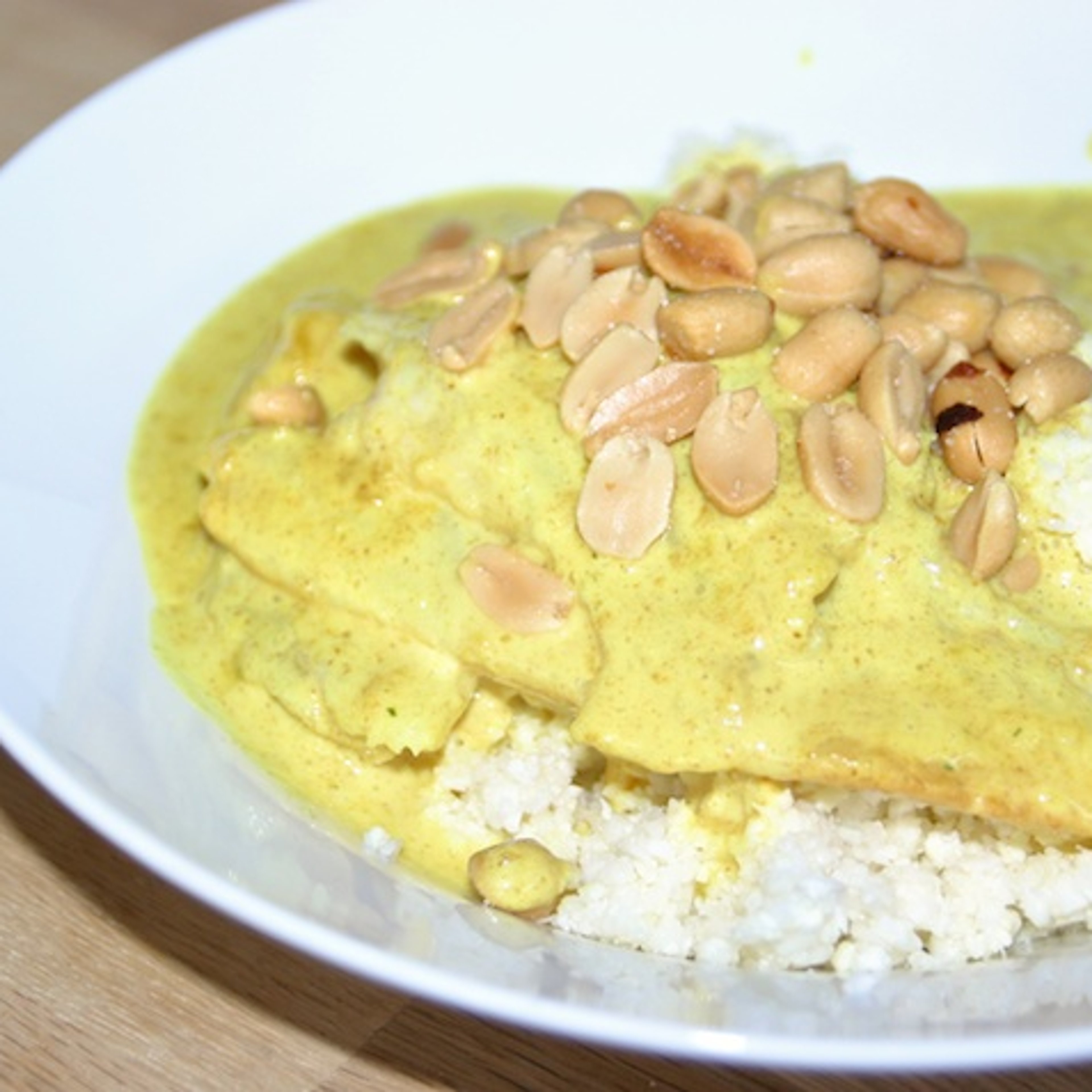 Fisk i karry med blomkålsris