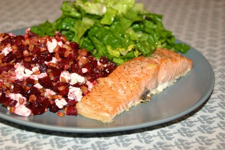 Lun speltsalat med rødbeder og laks