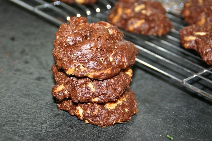 Browniecookies med to slags chokolade