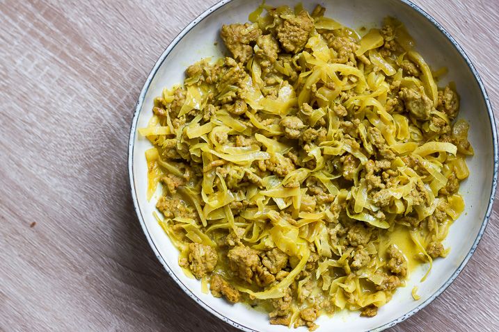 Krydret kylling med kål og karry